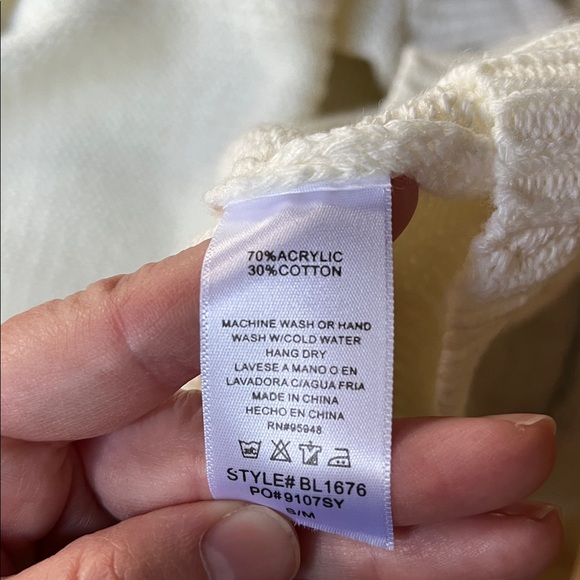 Cozy Casual Cream Knit pullover - Picture 6 of 6